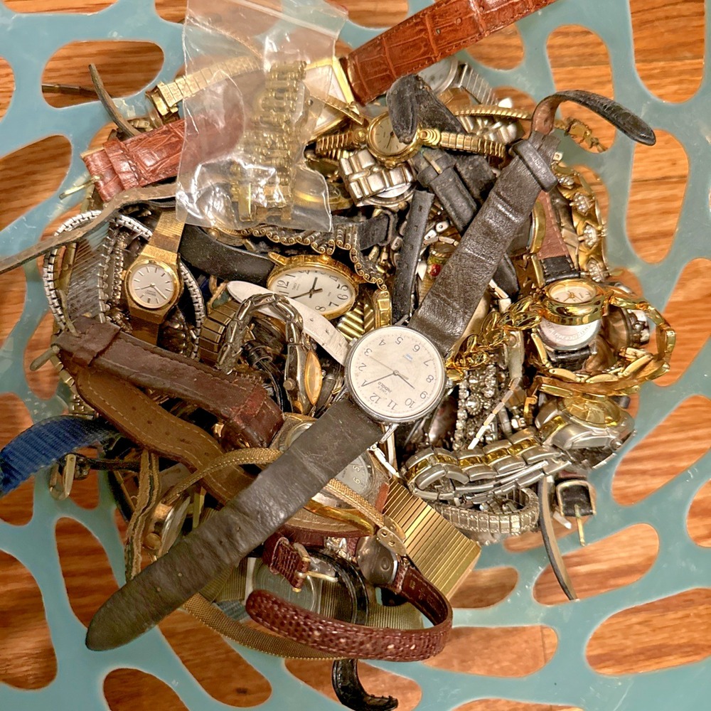 various brands Watch Lot Unisex OS mixed80+ Pieces bulk estate